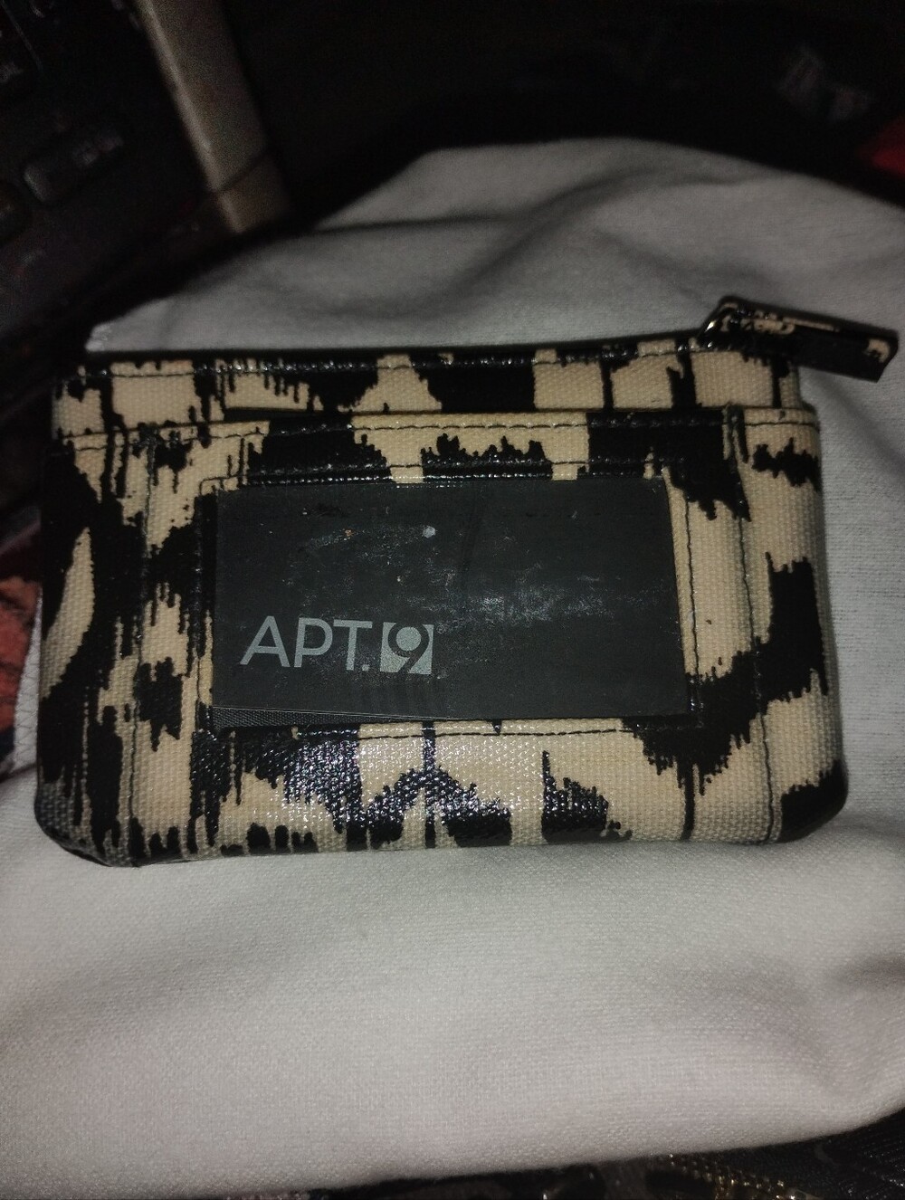 Apt. 9 Black and Beige Patterned Zip Card Case